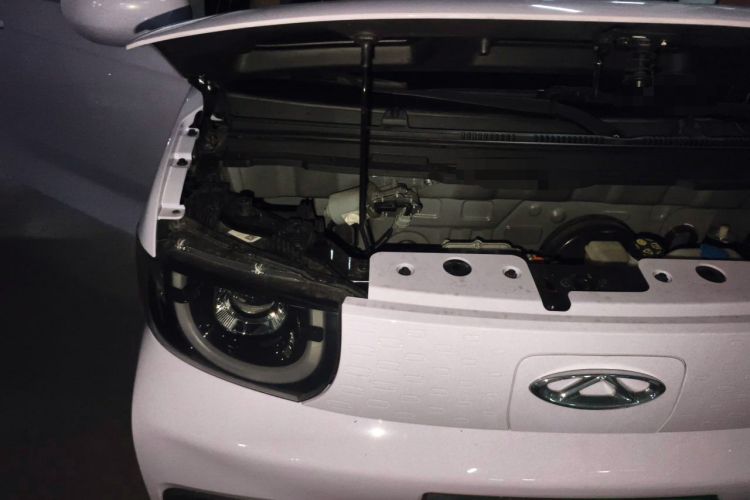 Used Chery QQ Ice Cream 2022 170km Sundae Phosphate Lithium-Ion Engine Bay Right