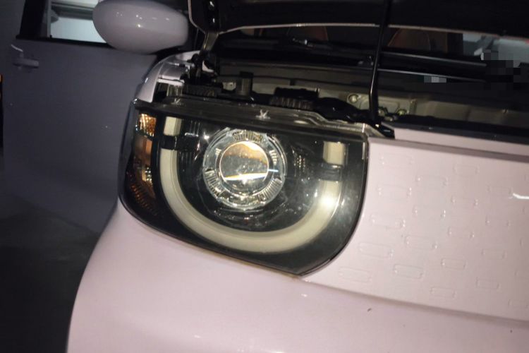 Used Chery QQ Ice Cream 2022 170km Sundae Phosphate Lithium-Ion Right Front Headlight