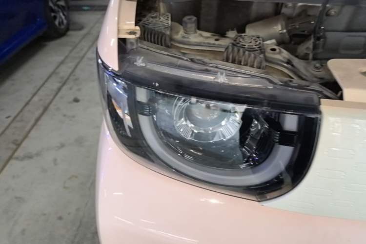 Used Chery QQ Ice Cream 2022 170km Sundae Phosphate Lithium-Ion Right Front Headlight