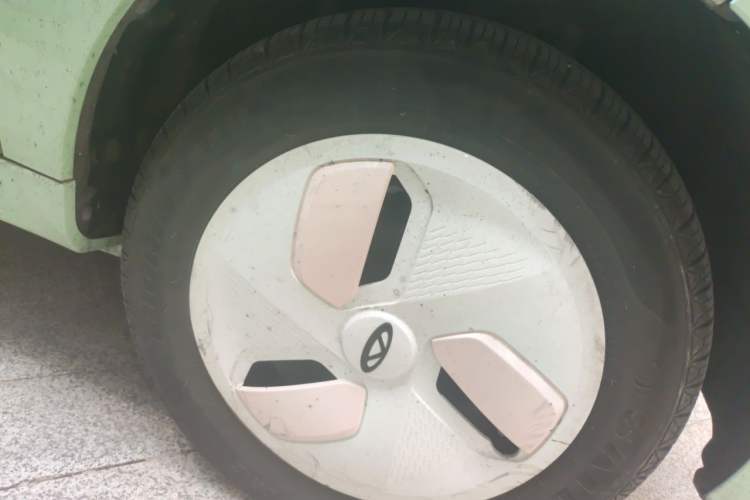 Used Chery QQ Ice Cream 2022 170km Sundae Phosphate Lithium-Ion Right Front Wheel Hub