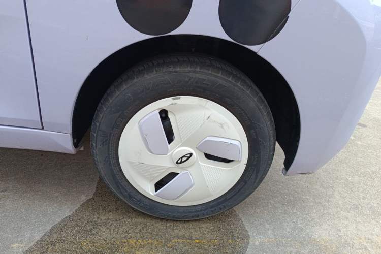 Used Chery QQ Ice Cream 2022 170km Sundae Phosphate Lithium-Ion Right Front Wheel Hub