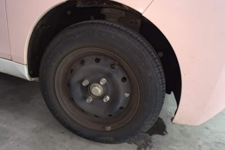 Used Chery QQ Ice Cream 2022 170km Sundae Phosphate Lithium-Ion Right Front Wheel Hub