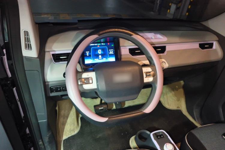 Used Chery QQ Ice Cream 2022 170km Sundae Phosphate Lithium-Ion Steering Wheel