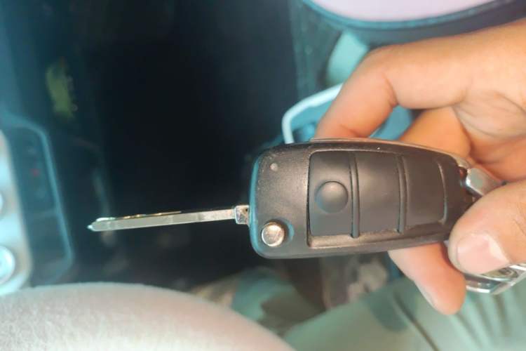 Used Chery QQ Ice Cream 2022 170km Sundae Phosphate Lithium-Ion Vehicle Key