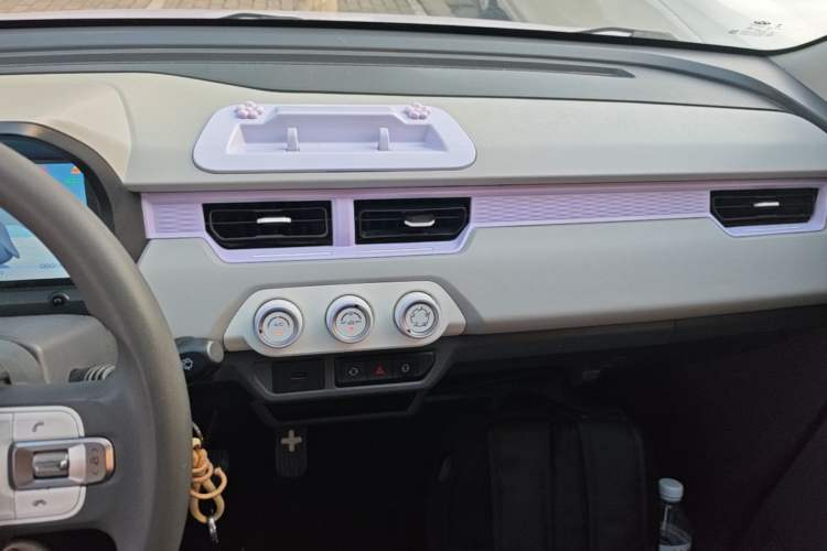 Used Chery QQ Ice Cream 2022 170km Sundae Phosphate Lithium-Ion Audio And AC Panel