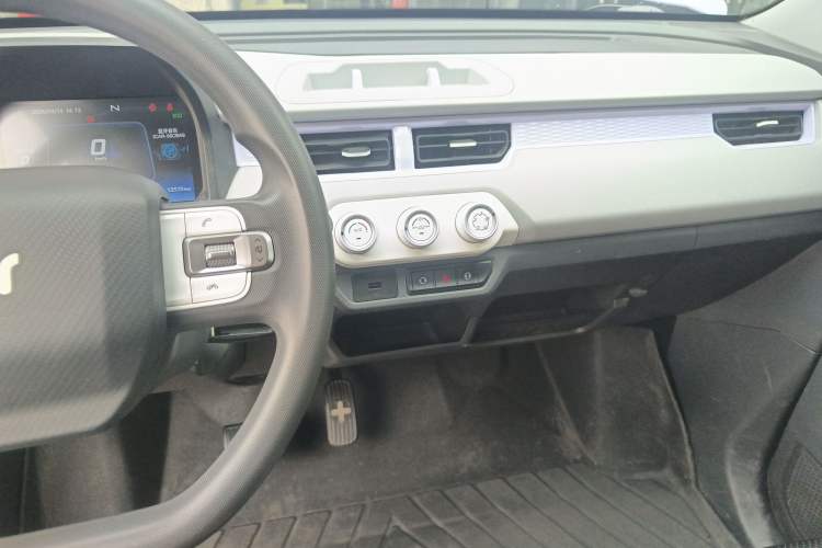 Used Chery QQ Ice Cream 2022 170km Sundae Ternary Lithium Audio And AC Panel