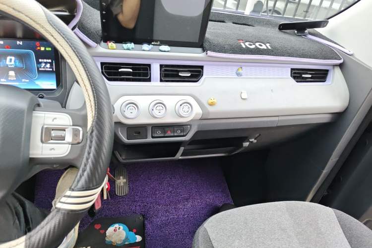 Used Chery QQ Ice Cream 2022 120km Conical Shape Lithium Iron Phosphate Audio And AC Panel