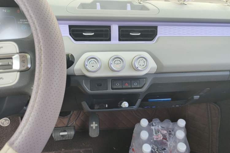 Used Chery QQ Ice Cream 2022 120km Conical Shape Lithium Iron Phosphate Audio And AC Panel