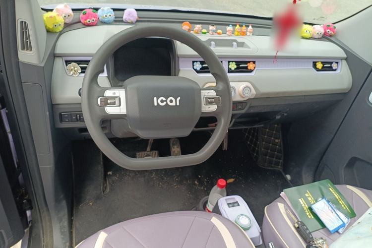 Used Chery QQ Ice Cream 2022 170km Sundae Phosphate Lithium-Ion Center Console