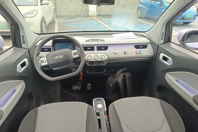 Used Chery QQ Ice Cream 2022 170km Sundae Phosphate Lithium-Ion Center Console