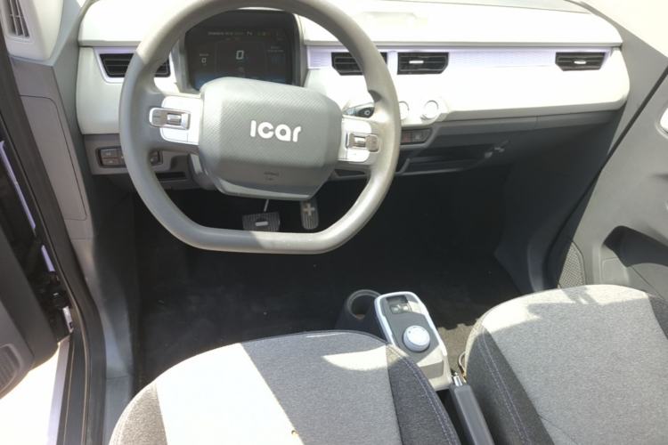 Used Chery QQ Ice Cream 2022 170km Sundae Phosphate Lithium-Ion Center Console