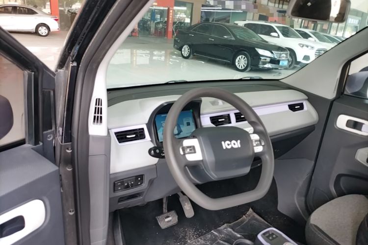 Used Chery QQ Ice Cream 2022 120km Conical Shape Lithium Iron Phosphate Center Console