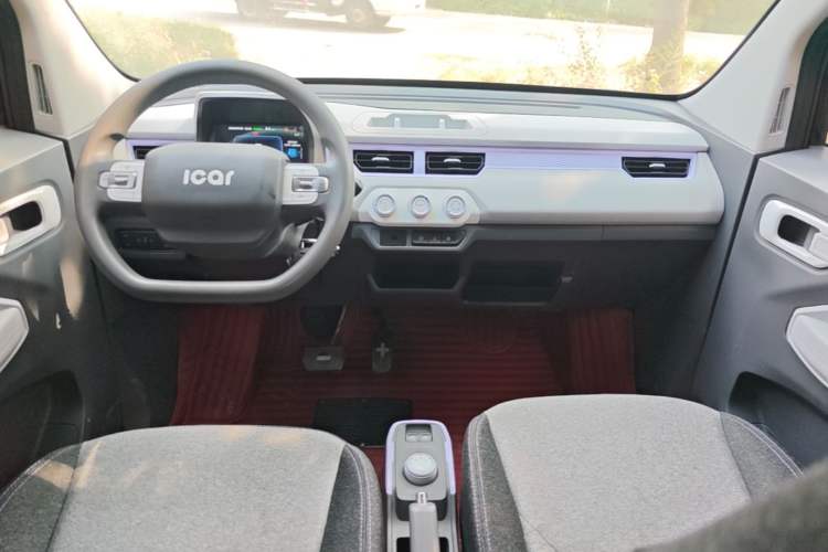 Used Chery QQ Ice Cream 2022 120km Conical Shape Lithium Iron Phosphate Center Console