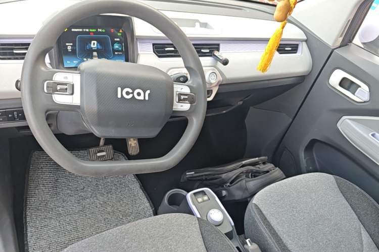Used Chery QQ Ice Cream 2022 170km Sundae Phosphate Lithium-Ion Center Console