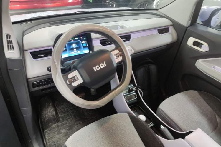 Used Chery QQ Ice Cream 2022 170km Sundae Phosphate Lithium-Ion Center Console
