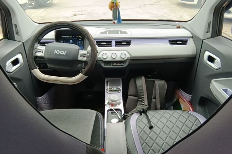 Used Chery QQ Ice Cream 2022 170km Sundae Phosphate Lithium-Ion Center Console
