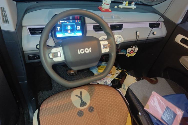 Used Chery QQ Ice Cream 2022 170km Sundae Phosphate Lithium-Ion Center Console