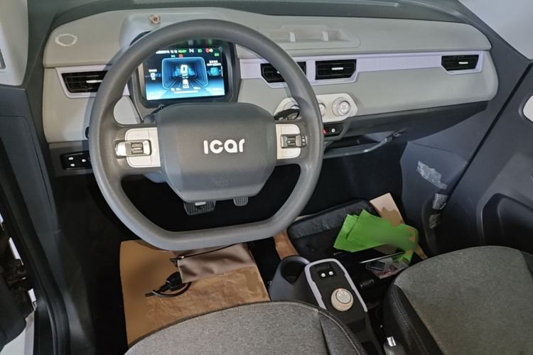 Used Chery QQ Ice Cream 2022 170km Sundae Phosphate Lithium-Ion Center Console
