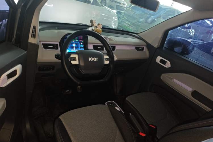 Used Chery QQ Ice Cream 2022 170km Sundae Phosphate Lithium-Ion Center Console