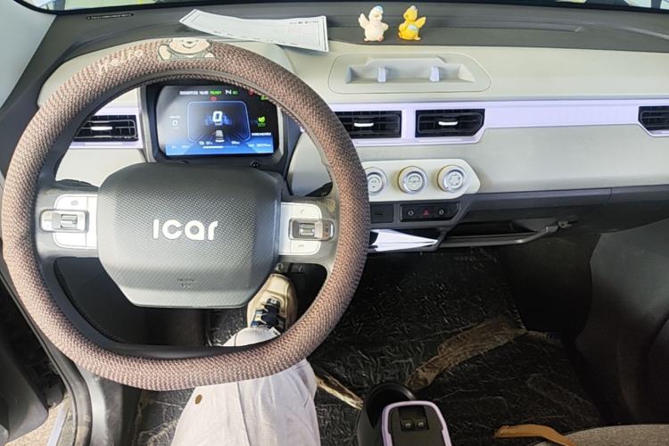 Used Chery QQ Ice Cream 2022 170km Sundae Phosphate Lithium-Ion Center Console