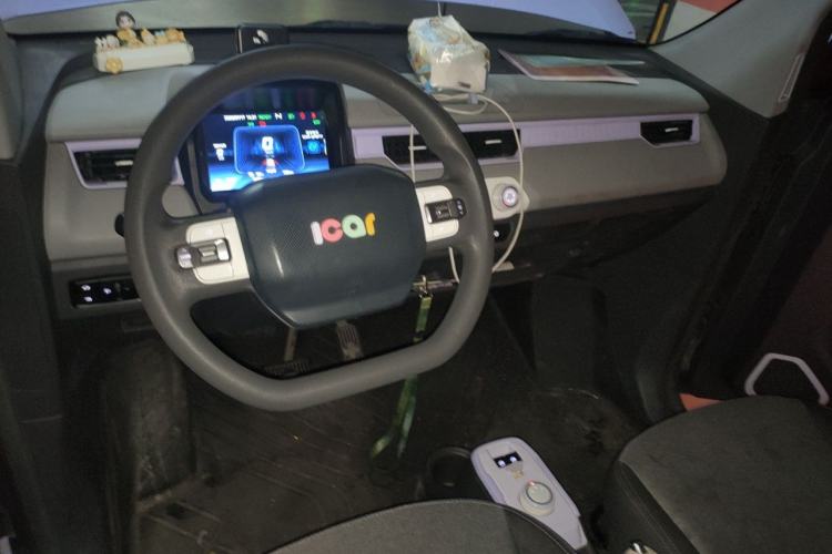 Used Chery QQ Ice Cream 2022 170km Sundae Phosphate Lithium-Ion Center Console