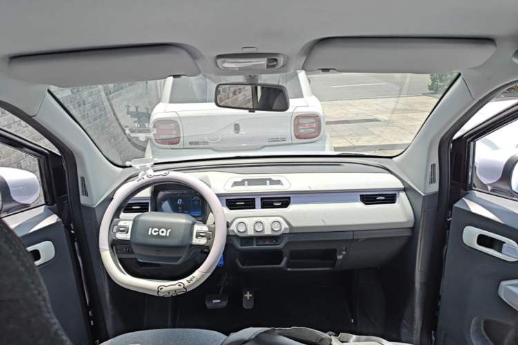 Used Chery QQ Ice Cream 2022 170km Sundae Ternary Lithium Center Console