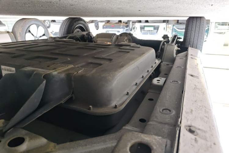 Used Chery QQ Ice Cream 2022 120km Conical Shape Lithium Iron Phosphate Chassis Front Right