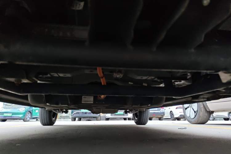 Used Chery QQ Ice Cream 2022 120km Conical Shape Lithium Iron Phosphate Chassis Front