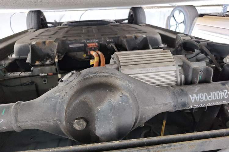 Used Chery QQ Ice Cream 2022 120km Conical Shape Lithium Iron Phosphate Chassis Rear