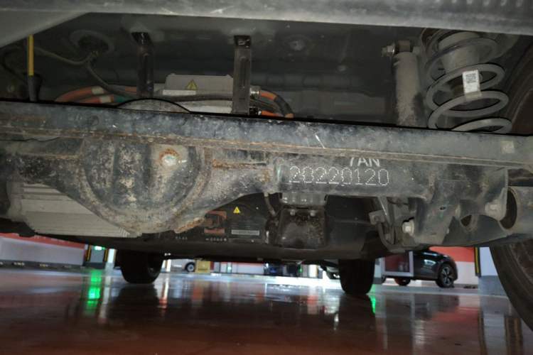 Used Chery QQ Ice Cream 2022 170km Sundae Phosphate Lithium-Ion Chassis Rear