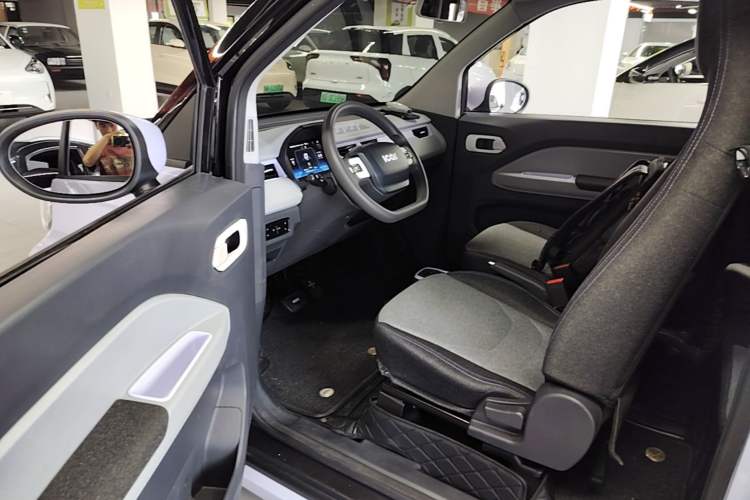 Used Chery QQ Ice Cream 2022 170km Sundae Phosphate Lithium-Ion Driver Seat