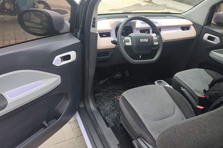 Used Chery QQ Ice Cream 2022 170km Sundae Phosphate Lithium-Ion Driver Seat
