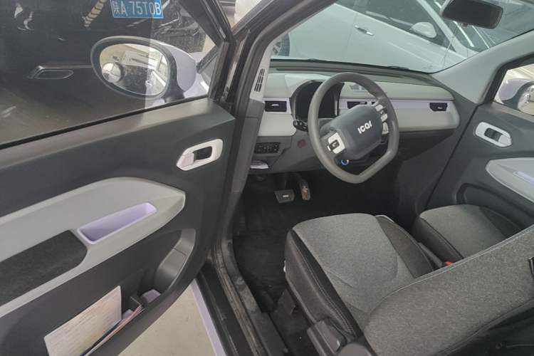 Used Chery QQ Ice Cream 2022 170km Sundae Phosphate Lithium-Ion Driver Seat