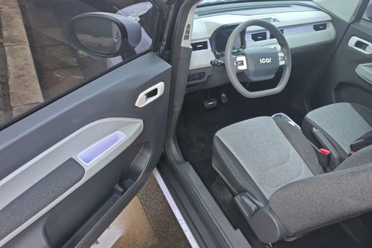 Used Chery QQ Ice Cream 2022 170km Sundae Phosphate Lithium-Ion Driver Seat