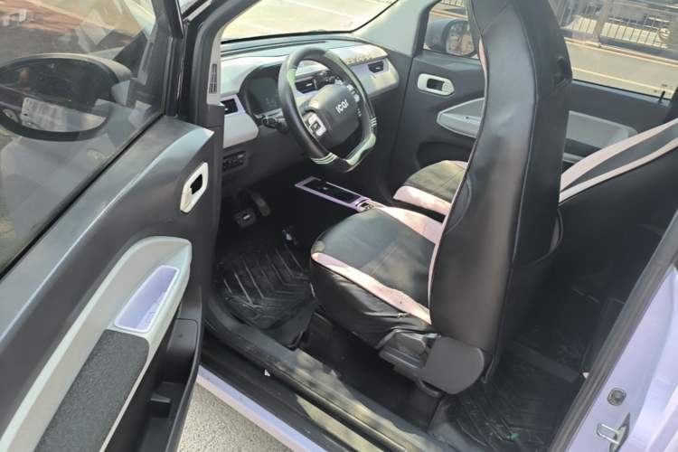 Used Chery QQ Ice Cream 2022 170km Sundae Phosphate Lithium-Ion Driver Seat