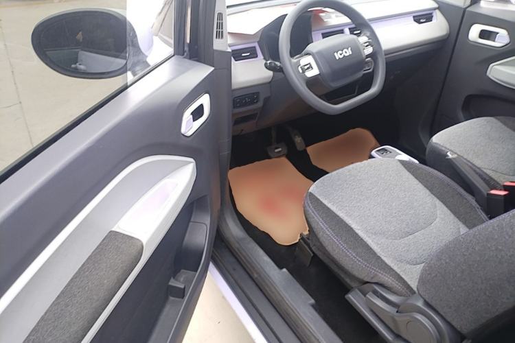 Used Chery QQ Ice Cream 2022 120km Conical Shape Lithium Iron Phosphate Driver Seat