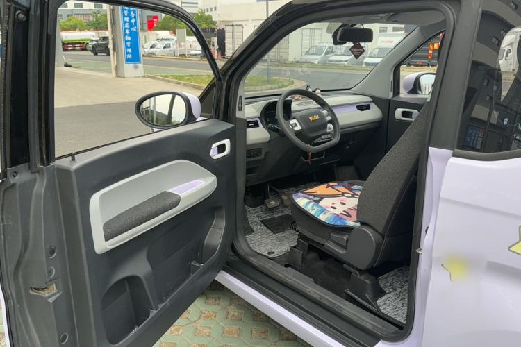 Used Chery QQ Ice Cream 2022 120km Conical Shape Lithium Iron Phosphate Driver Seat