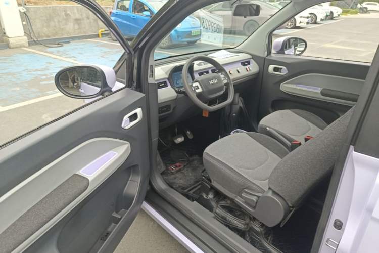 Used Chery QQ Ice Cream 2022 170km Sundae Phosphate Lithium-Ion Driver Seat