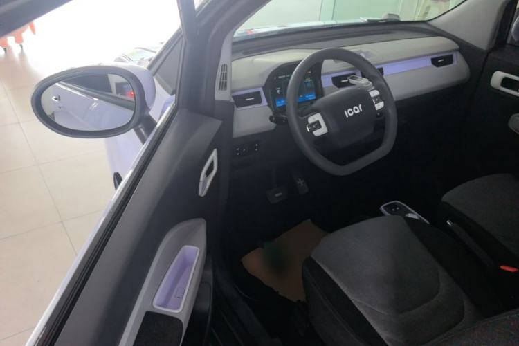 Used Chery QQ Ice Cream 2022 170km Sundae Phosphate Lithium-Ion Driver Seat