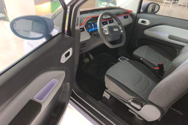 Used Chery QQ Ice Cream 2022 120km Conical Shape Lithium Iron Phosphate Driver Seat