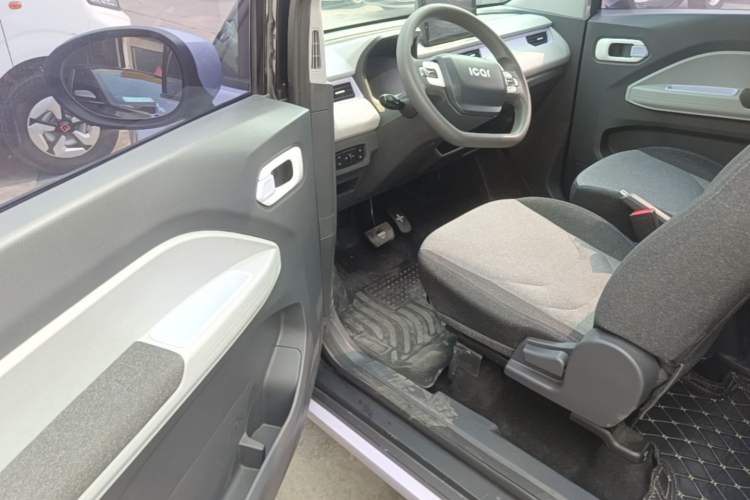 Used Chery QQ Ice Cream 2022 170km Sundae Phosphate Lithium-Ion Driver Seat