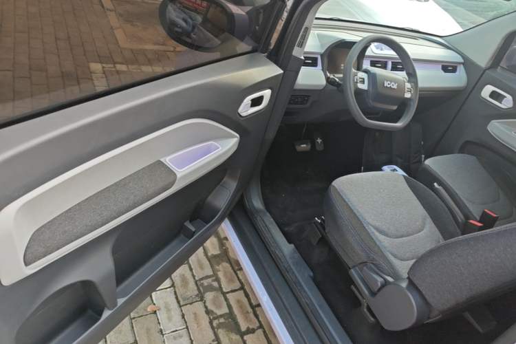 Used Chery QQ Ice Cream 2022 170km Sundae Phosphate Lithium-Ion Driver Seat