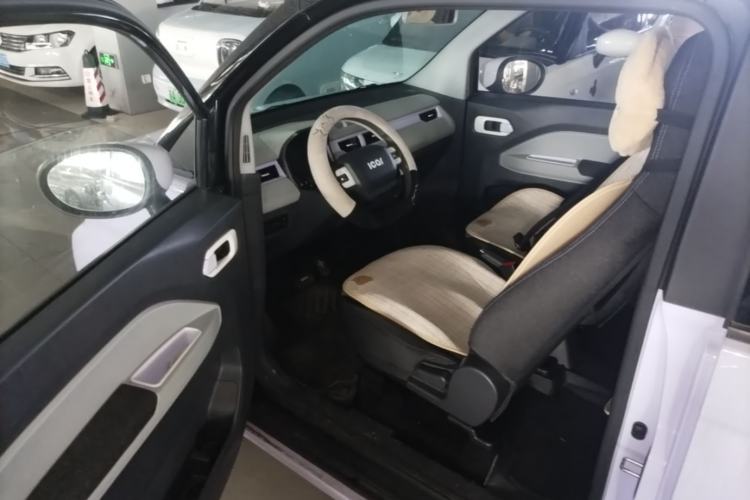Used Chery QQ Ice Cream 2022 170km Sundae Phosphate Lithium-Ion Driver Seat