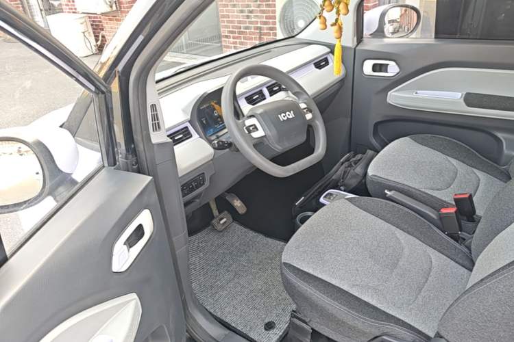 Used Chery QQ Ice Cream 2022 170km Sundae Phosphate Lithium-Ion Driver Seat