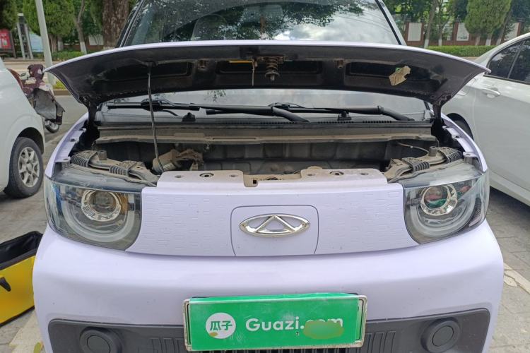 Used Chery QQ Ice Cream 2022 170km Sundae Phosphate Lithium-Ion Engine Bay