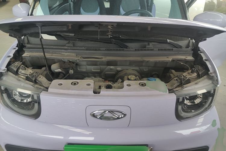 Used Chery QQ Ice Cream 2022 170km Sundae Phosphate Lithium-Ion Engine Bay