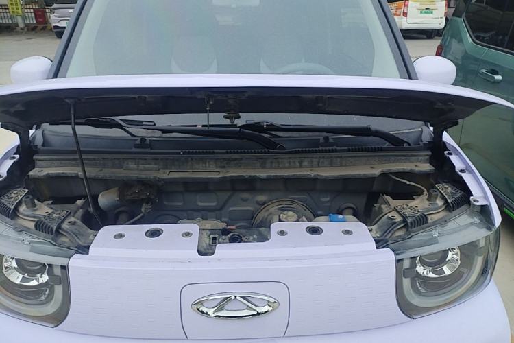 Used Chery QQ Ice Cream 2022 120km Conical Shape Lithium Iron Phosphate Engine Bay