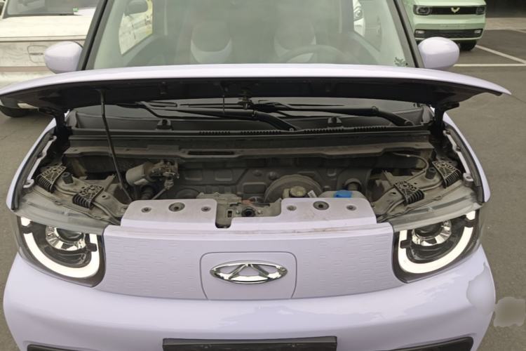 Used Chery QQ Ice Cream 2022 170km Sundae Phosphate Lithium-Ion Engine Bay