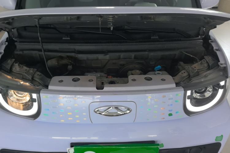 Used Chery QQ Ice Cream 2022 170km Sundae Phosphate Lithium-Ion Engine Bay