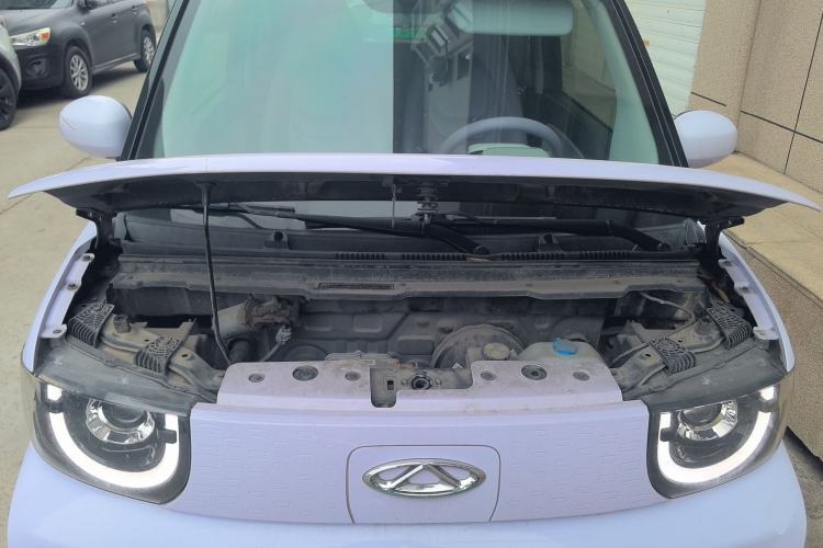 Used Chery QQ Ice Cream 2022 170km Sundae Phosphate Lithium-Ion Engine Bay